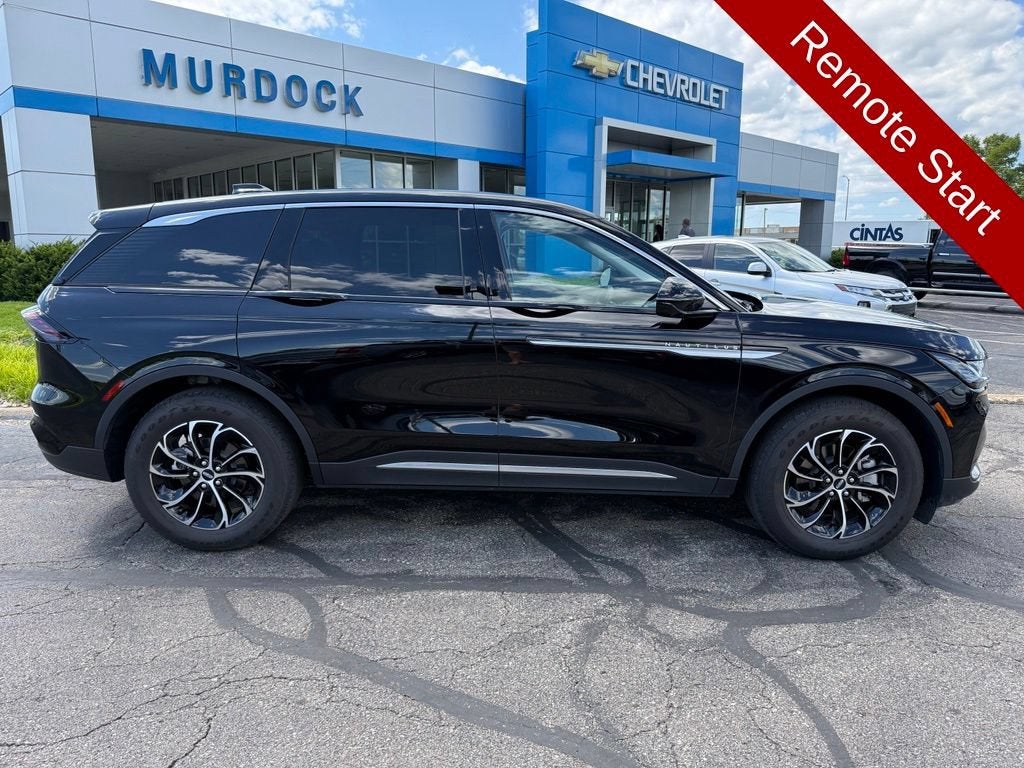 2025 Lincoln Nautilus Premiere in Black — front three-quarter view