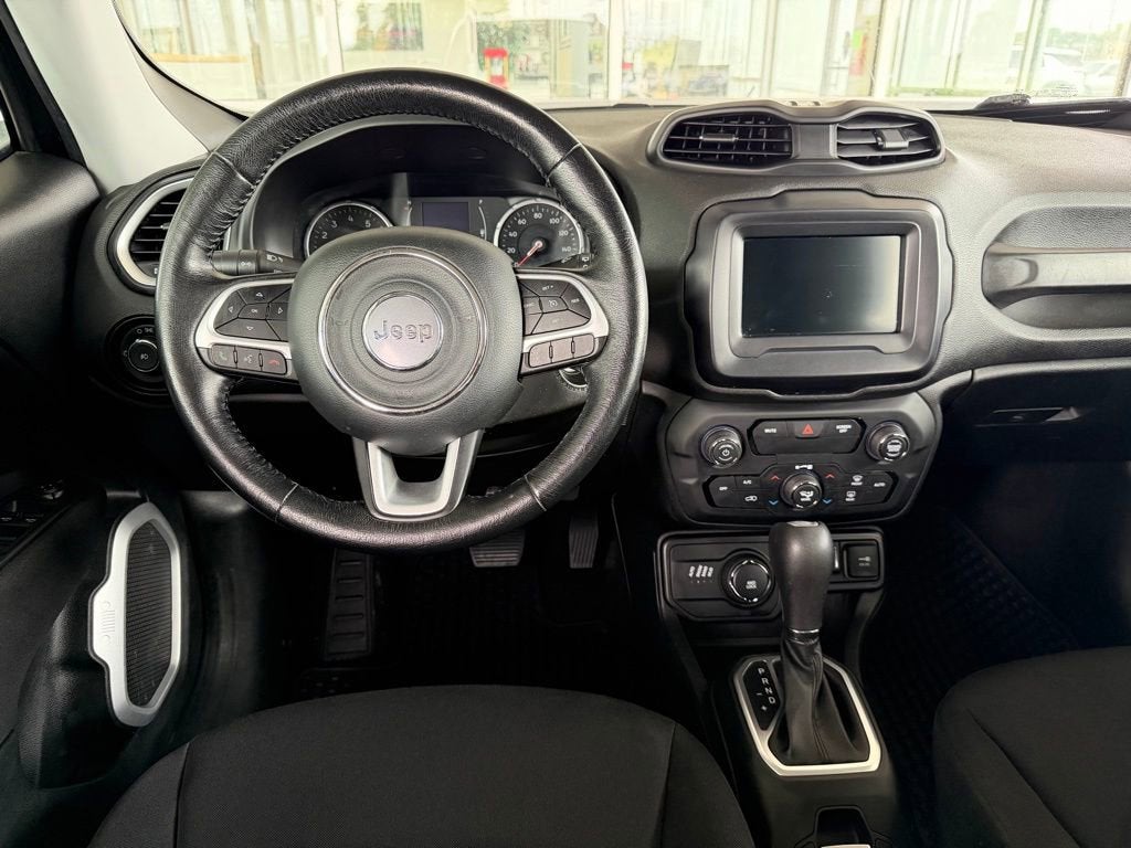 2018 Jeep Renegade — interior view